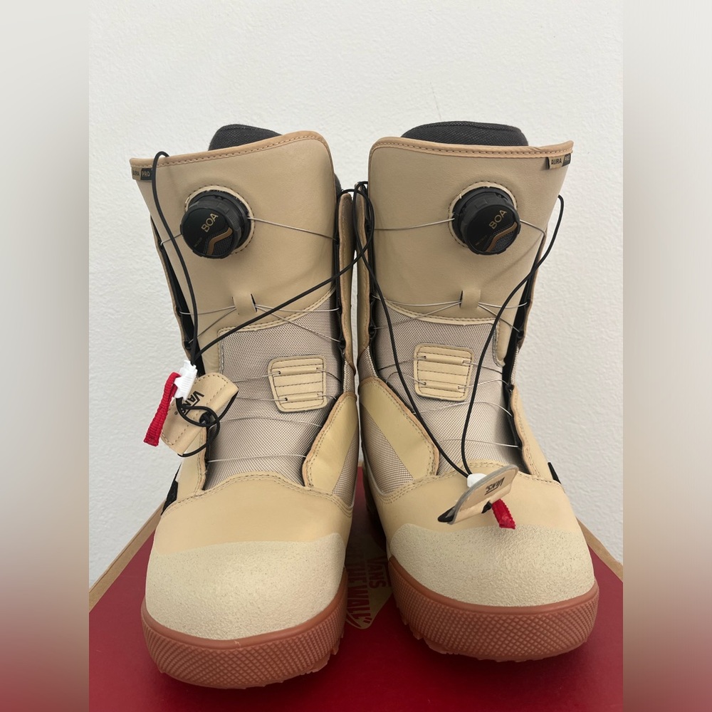 Vans snowboarding boot Aura Pro khaki/black Sz 12 great condition
